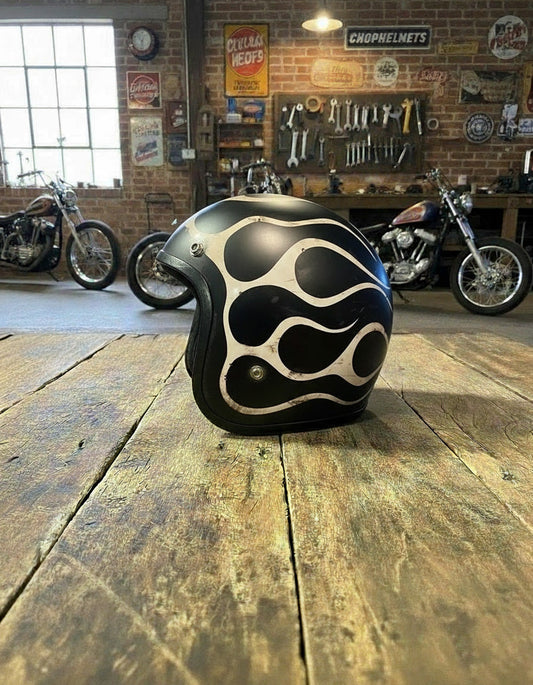 Retro Helmet - Ash Flames